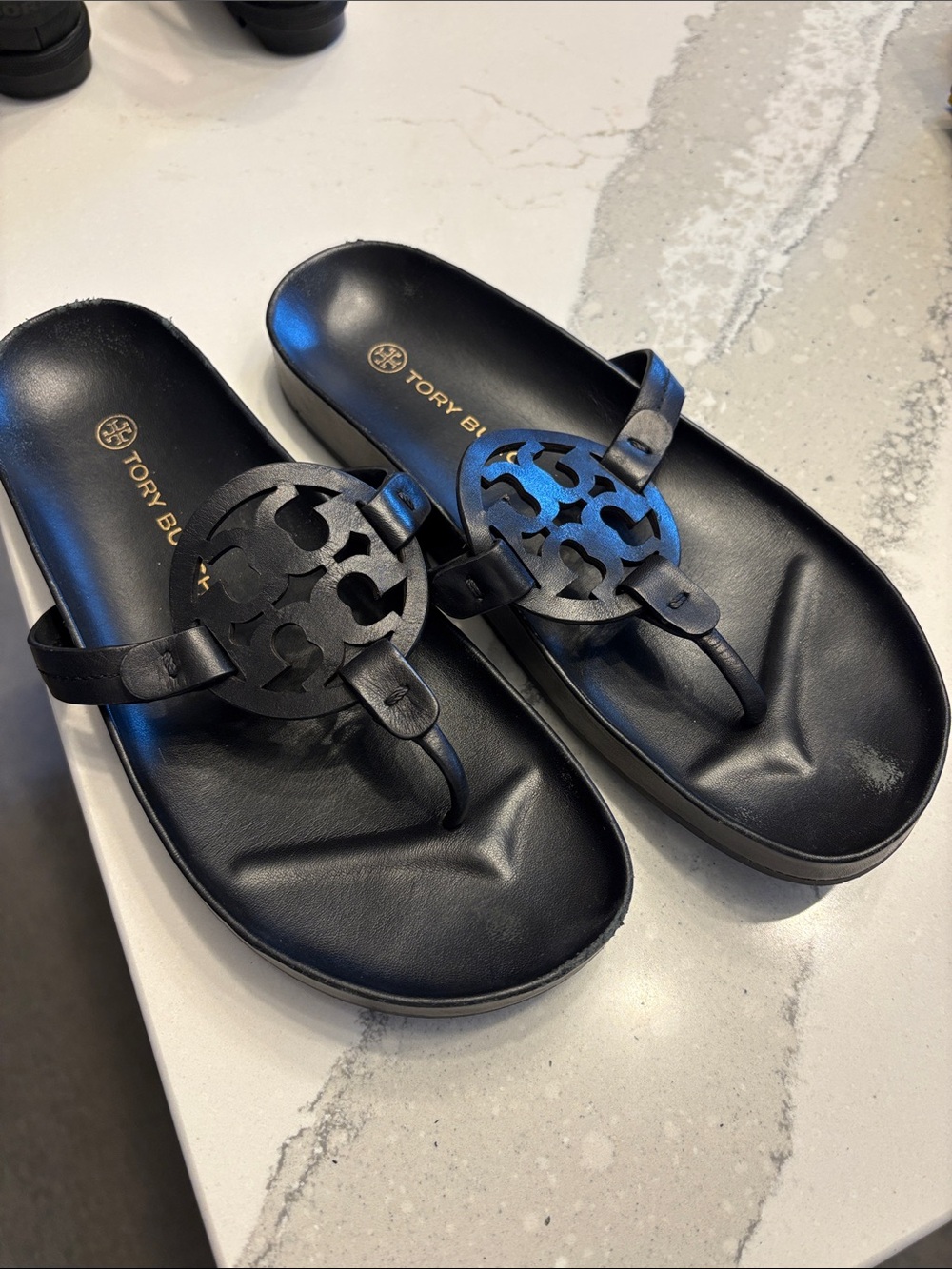 Tory Burch Black Logo Cutout Leather Thong Sandals
